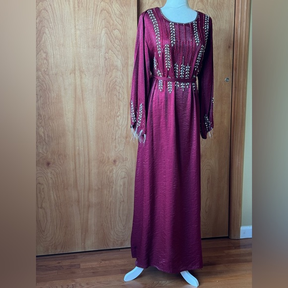 Red Dress - Picture 8 of 11